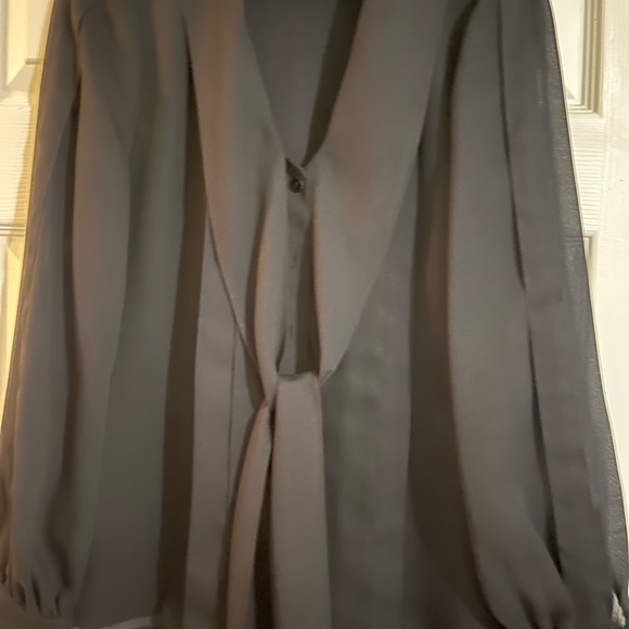 ST. John Pusy-Bow Blouse, Size  4 - Picture 4 of 13